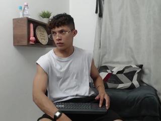 Lucas Luxx webcam model stream image