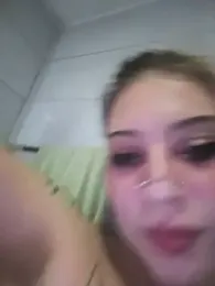 whatevaandissues webcam model stream image