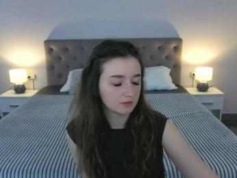 CyrenaLuxe webcam model stream image