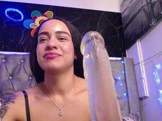 lila-gummy webcam model stream image