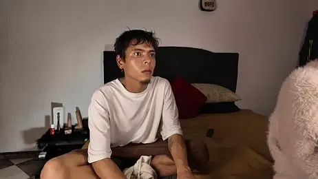YaraLeon webcam model stream image