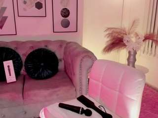 shantall-wills webcam model stream image