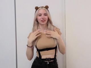 Kenya Tsuchiya webcam model stream image