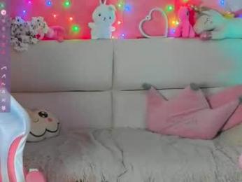 hotty_girls_here webcam preview