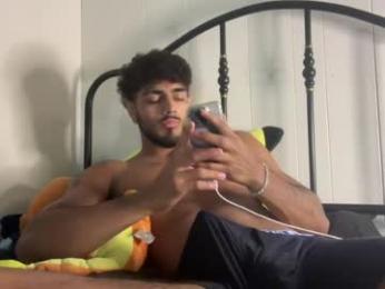 avamo2 webcam model stream image