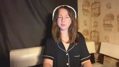 CorinnaTix webcam model stream image