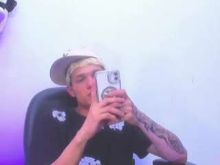 stronger-boy webcam model stream image