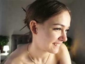 auroralowen webcam chaturbate model stream image