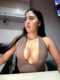 Sofia_Collins- webcam model stream image