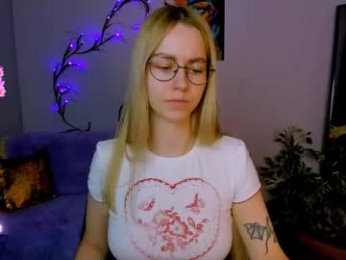 laura_queen_ webcam model stream image