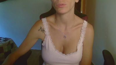 Vampirosa webcam model stream image