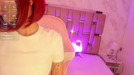 ZharaLux webcam model stream image