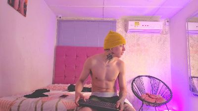 luisa_and_wan webcam model stream image