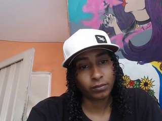 yohatinelly webcam model stream image