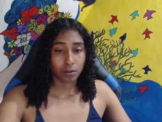 yohatinelly webcam model stream image