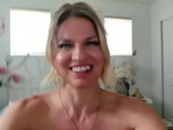 buttercupmeadow25538 webcam model stream image