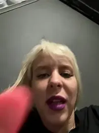 LikaCat webcam model stream image
