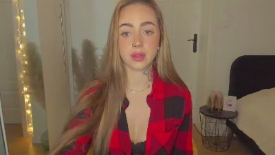 Coralie_Classy webcam model stream image
