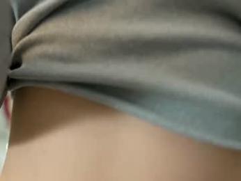 dolly_di webcam model stream image