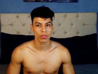 Kleyton Jones webcam model stream image