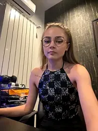 AlyseReuse webcam model stream image