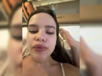 KissKissss webcam bongacams model stream image