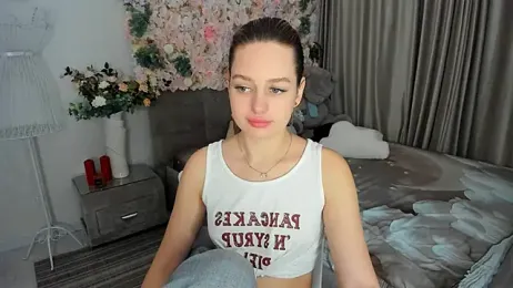 MiracleCurly webcam model stream image