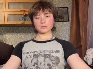 adrienemartire webcam model stream image