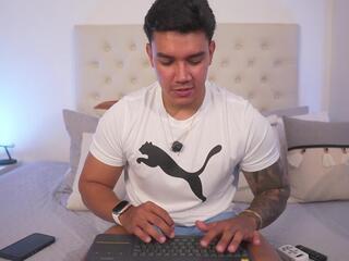 Noah Avery webcam model stream image
