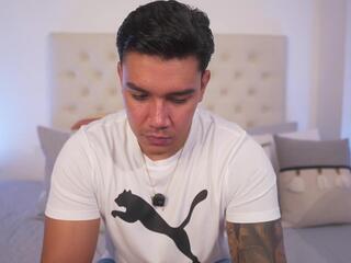 Noah Avery webcam model stream image