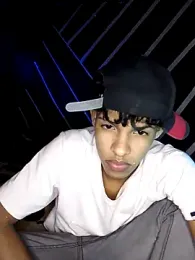 zeus_22_cm webcam model stream image