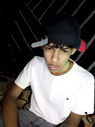 zeus_22_cm webcam model stream image