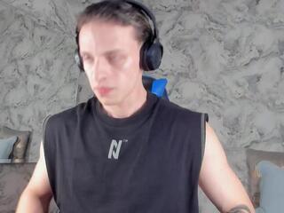 Walker Brown webcam model stream image