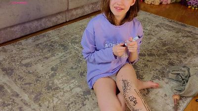 LoisBuys webcam model stream image