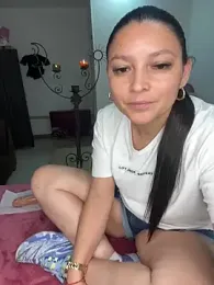 Zui_Rouse webcam model stream image
