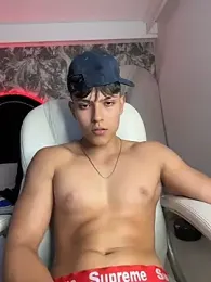 DilanMiller_ webcam model stream image
