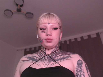 tradishka webcam model stream image