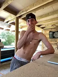 MikesWood21 webcam model stream image