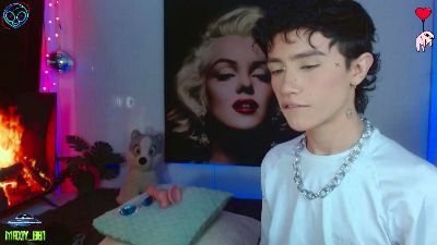 maxiy_001 webcam cam4 model stream image