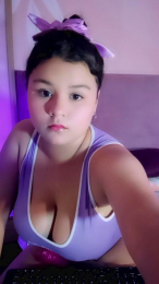 NahomyFoxy webcam model stream image