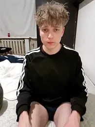 Paradeevich_And webcam model stream image