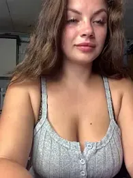 Sweeeeet_Candy webcam model stream image