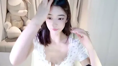 initial-lucky webcam model stream image