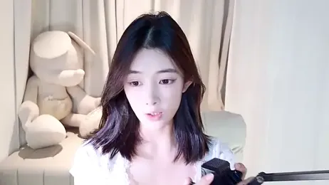 initial-lucky webcam model stream image