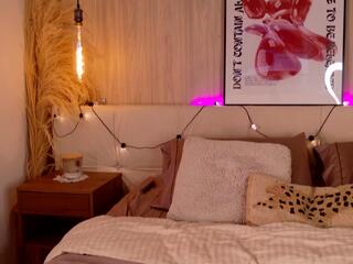Mia Brooklyn webcam model stream image