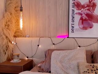 Mia Brooklyn webcam model stream image