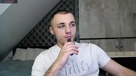 PaulGrow webcam model stream image