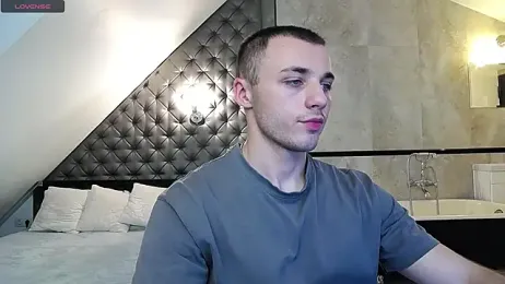 PaulGrow webcam model stream image