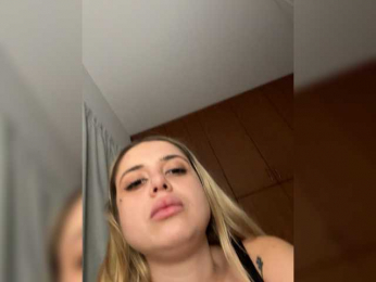 Rosalliaa webcam model stream image