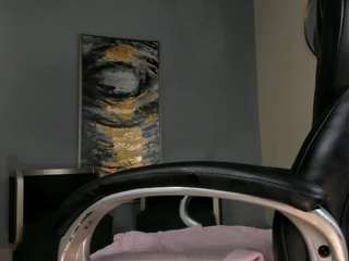 mia-robert1 webcam model stream image